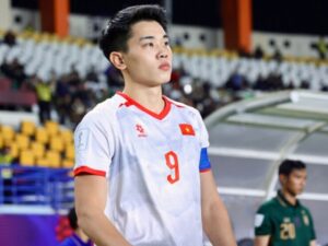 Tại sao Đình Bắc phải ở lại sân đến nửa đêm sau trận thua Thái Lan?