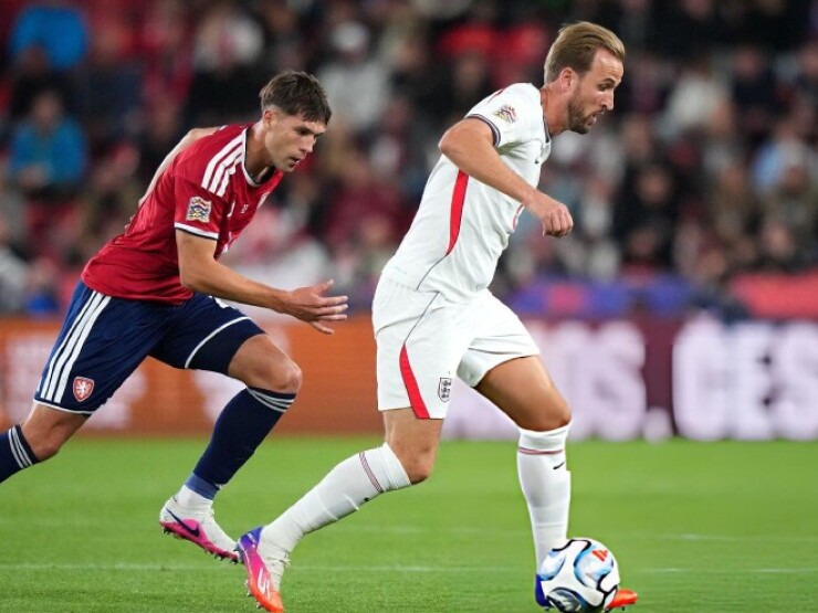 Video bóng đá ĐT CH Séc – Anh: Thẻ đỏ tai hại, Kane – Gordon tỏa sáng (UEFA Nations League)