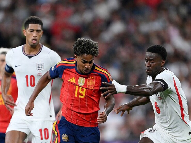 “Vua thế giới“ Tây Ban Nha phơi bày tử huyệt ĐT Anh, Yamal lu mờ Harry Kane