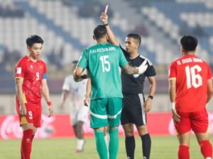 Trọng tài Indonesia khiến triệu fan Việt 2 lần thót tim, suýt mất oan trận thắng Philippines
