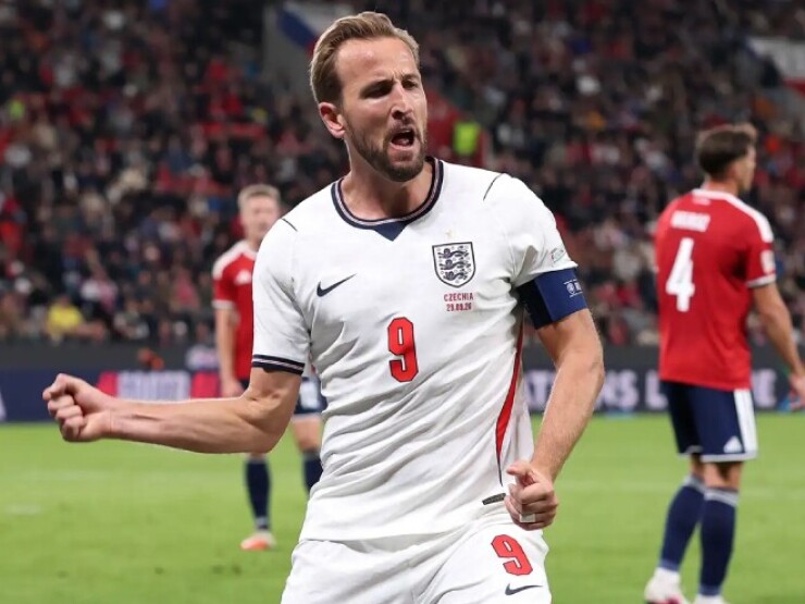Tin mới nhất bóng đá trưa 1/10: Van Dijk có thể rời Liverpool theo dạng tự do