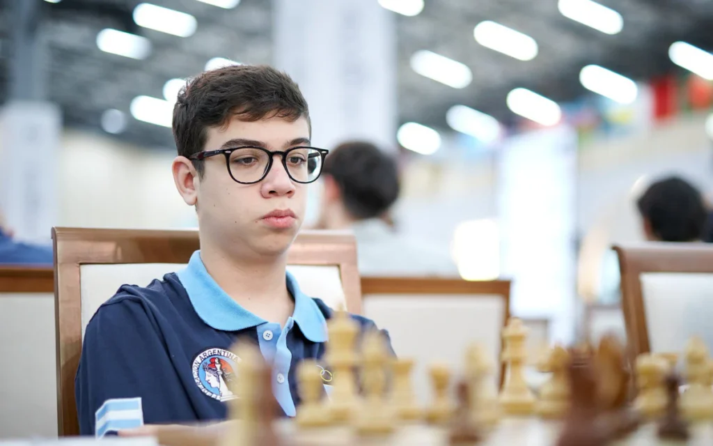 ‘Messi cờ vua’ bất bại tại Olympiad 2026