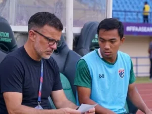 HLV tuyển Thái Lan “để dành“ Chanathip cho trận đại chiến với Việt Nam