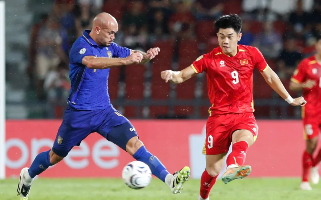 Việt Nam – Thái Lan: Chờ tài HLV Kim Sang Sik