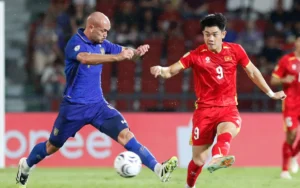Việt Nam – Thái Lan: Chờ tài HLV Kim Sang Sik