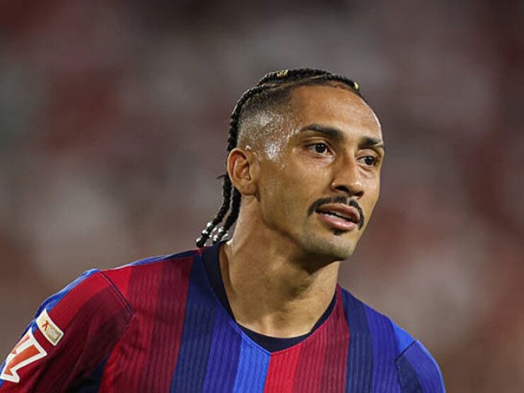 Raphinha “hóa rồng“ khi đá trung phong, sự thay đổi thành công nhất sau Ronaldo, Dembele?