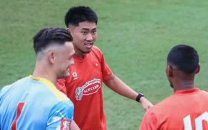 Khoa Ngô, Adou Minh, Williams Minh Hoàng phấn khởi trong buổi tập đầu tiên ở đội tuyển Việt Nam