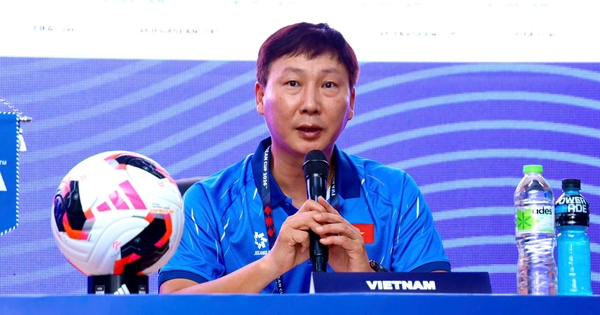HLV Kim Sang-sik nói lời gan ruột: ‘Đội tuyển Việt Nam sẽ chinh phục chức vô địch FIFA ASEAN Cup’