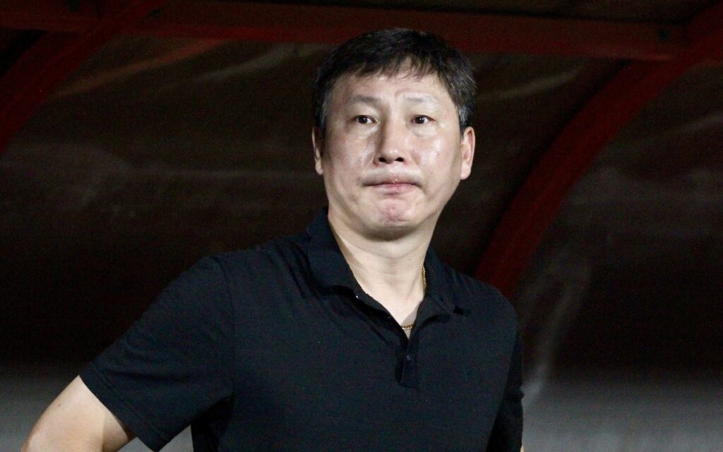 HLV Kim Sang Sik: ‘Tuyển Thái Lan có kỹ thuật tốt, tuyến giữa sáng tạo’