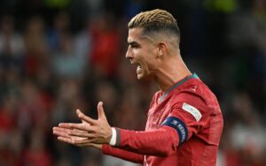 Ronaldo bỏ lỡ cơ hội khó tin và ‘tịt ngòi’ ở trận ra mắt của HLV Jorge Jesus