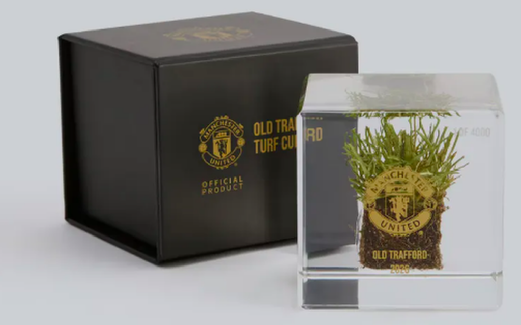 Man United bày bán món quà lưu niệm ‘độc nhất vô nhị’ từ sân Old Trafford