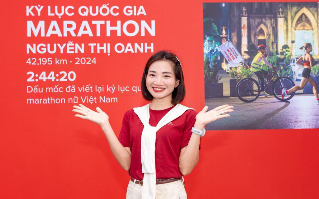 Nhiều vận động viên quốc tế đến Hà Nội ngắm di sản trên cung đường chạy Marathon