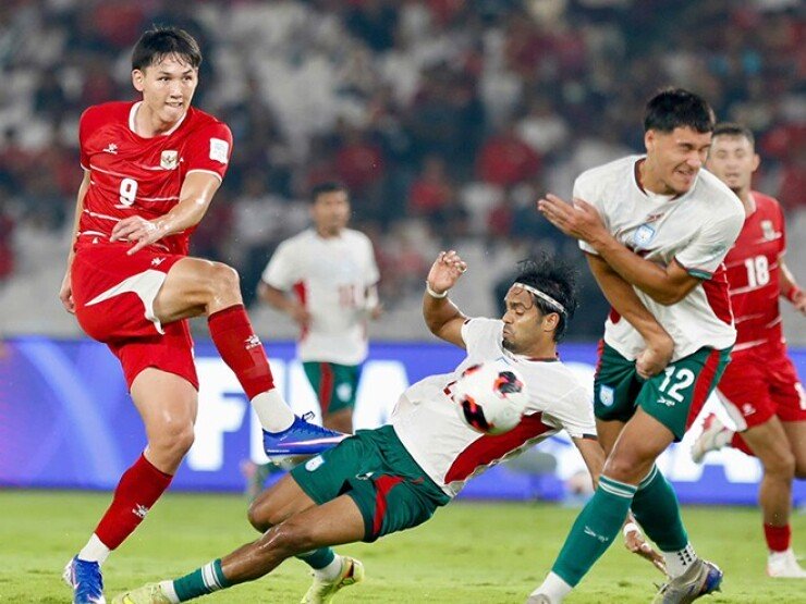 Video bóng đá Indonesia – Bangladesh: Điên rồ 11 bàn, giật vé chung kết (FIFA ASEAN Cup)