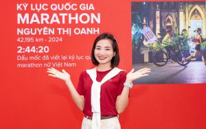 Nhiều vận động viên quốc tế đến Hà Nội ngắm di sản trên cung đường chạy Marathon